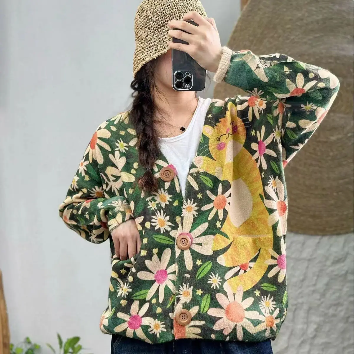 Рисунок 5 - Женский бархатный вязаный свитер