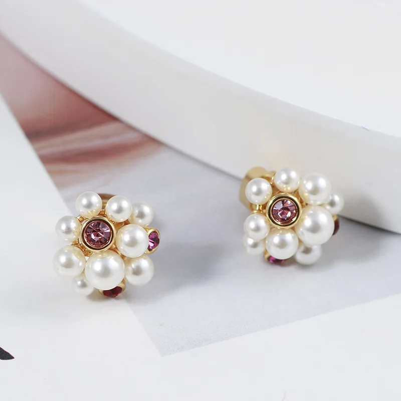 

2022 New Women's Sweet New Irregular Pearl Flower Stud Earrings