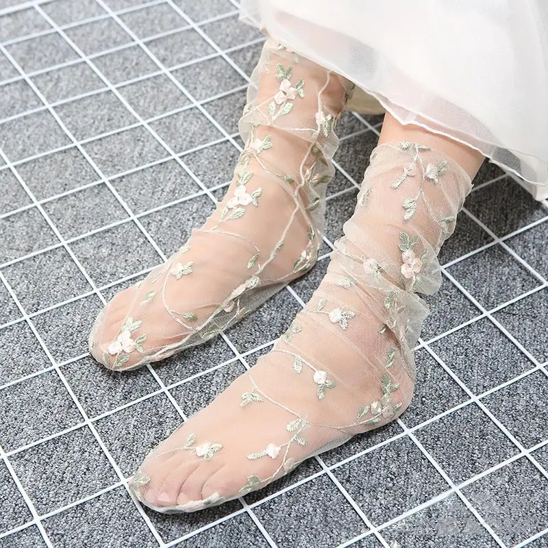 

1 Pair Women's Tulle Socks Sheer Mesh Socks Embroidered Flower Summer Breathable Ankle Socks Transparent Crystal Female Socks