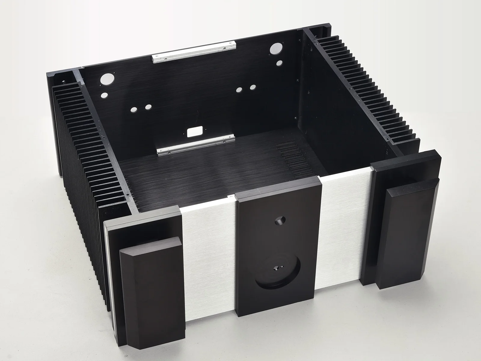 Усилитель класса A KSA-50S алюминиевый корпус размер корпуса: 480*224*424 мм