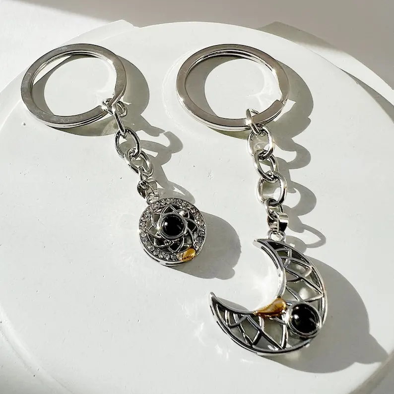 Projection Keychain Custom Personalized Photo Creative Keychains Pendant Sun and Moon Style Projection Couple Jewelry