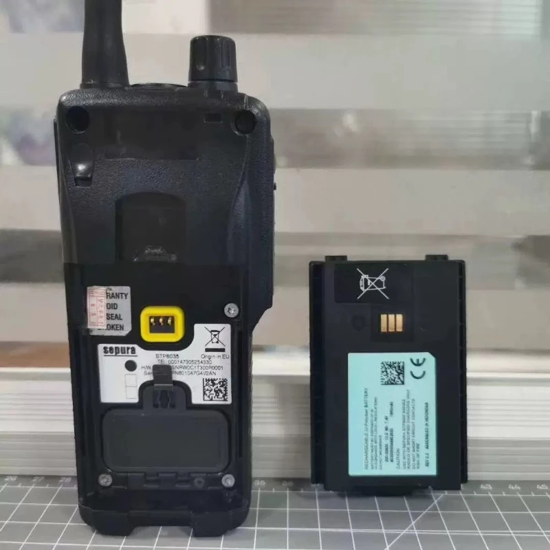 Фото Новая аккумуляторная батарея STP9035 1880 мАч 7.4В для TETRA SC20 STP9000 STP9040 STP9200 STP8020 STP8100 STP9035 STP9080 SC2020 STP8200 SC2024 №4