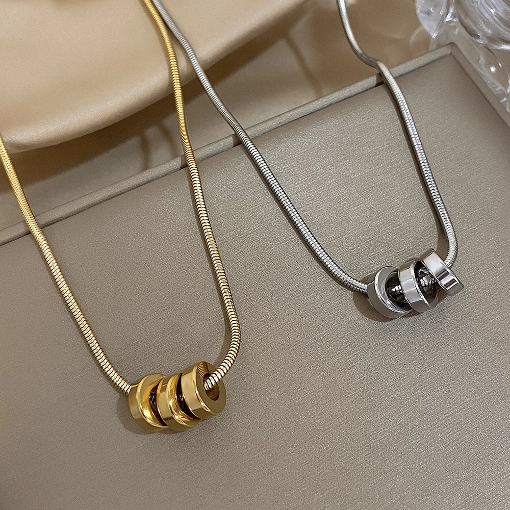 Трендовое позолоченное колье из нержавеющей стали со змеиными костями и кругами