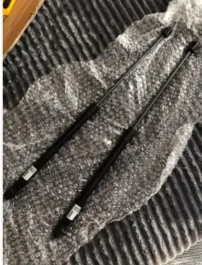 

2 шт. опоры капота или заднего багажника для MG 550 2008-2015 1.8T Кронштейн крышки задней двери для MG6 30000318 задняя часть не така ж