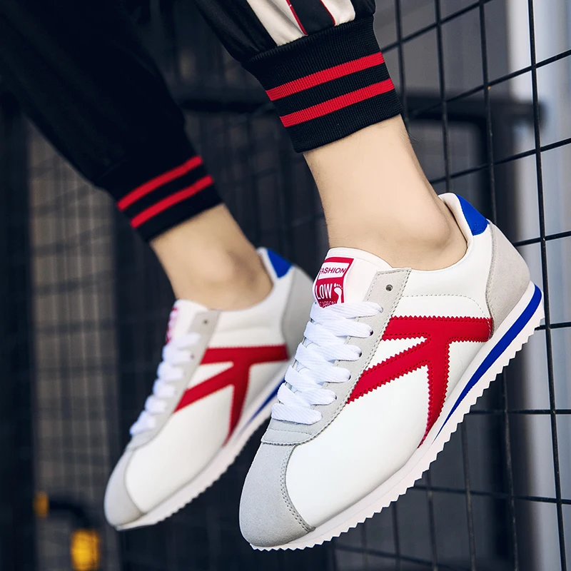 Hot White Retro Gym Sneakers for Men Women Lightweight Breathable Running Shoes Men Trainers Outdoor Flat Casual Sneakers Men