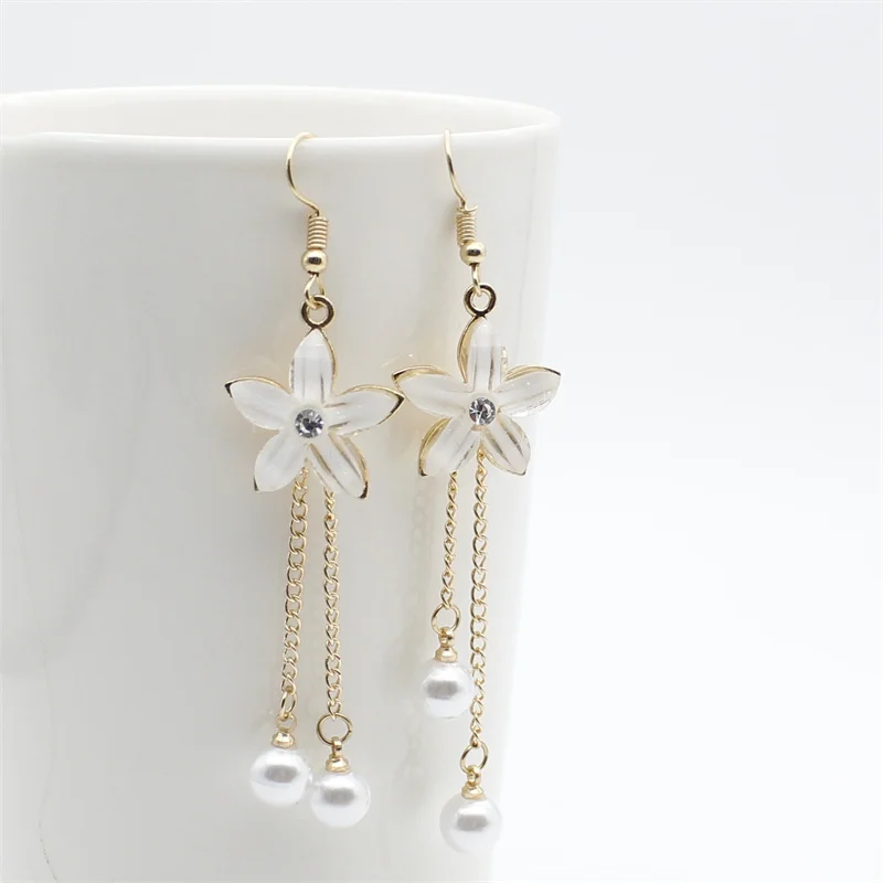 

Корейские белые романтические вишневые серьги с имитацией жемчуга и кисточкой, длинные женские серьги-подвески для вечеринок, ювелирные из...