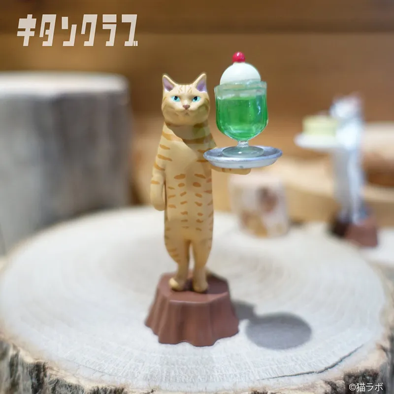 Фото Фигурка из гашапона Kitan Club Cat Waiter Pure Coffee: черный кот, трехцветный кот, оранжевый кот, подающий напитки и десерты, декоративное изделие из смолы. №3