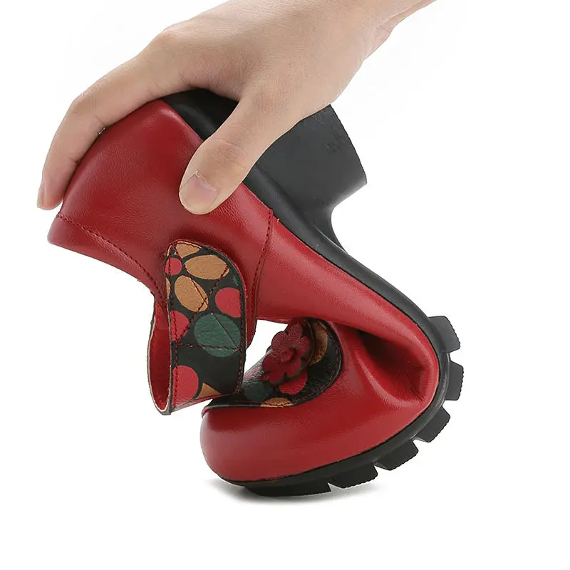 Туфли-лодочки женские из натуральной кожи с круглым носком на среднем каблуке