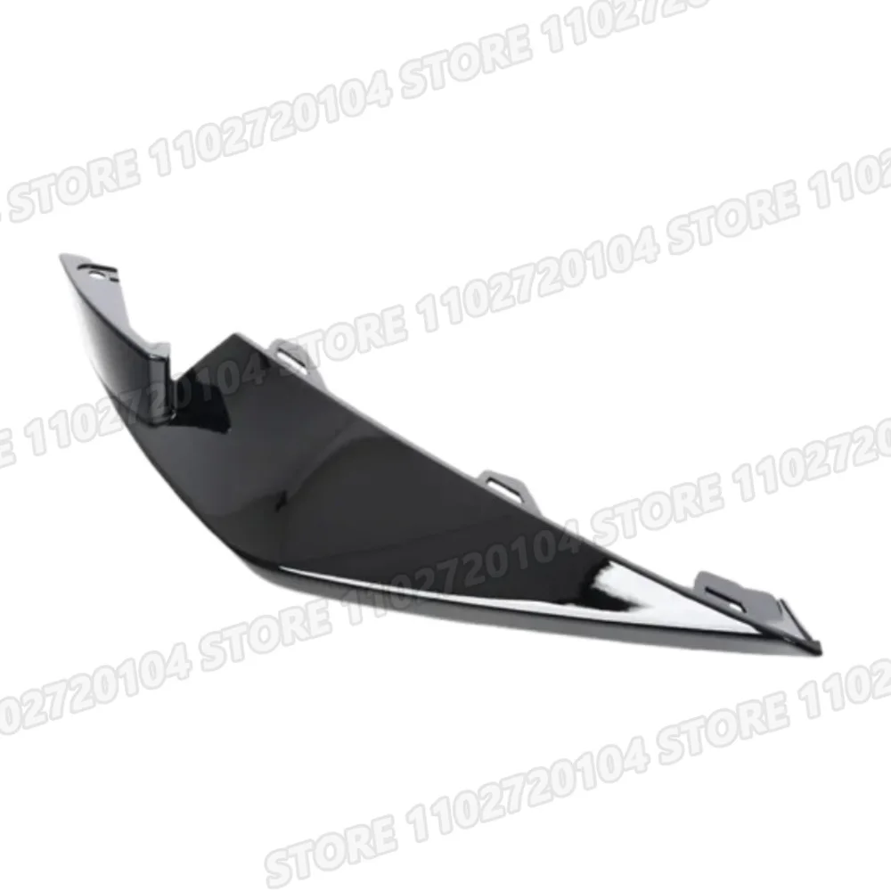 Фото Для BMW M3 M4 G80 G81 G82 G83 2021-2025: Накладка-сплиттер (уголок) нижнего бампера, артикулы 51118084177, 51118084178 №2