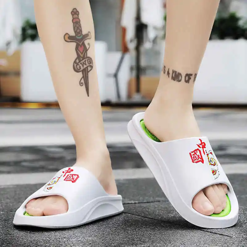 

Silver Slip-On Shoes Boy Men's Beach Sneakers High-Level Sandals For Boy Designer Luxury 2023 Brand Platform Slippers Tennis