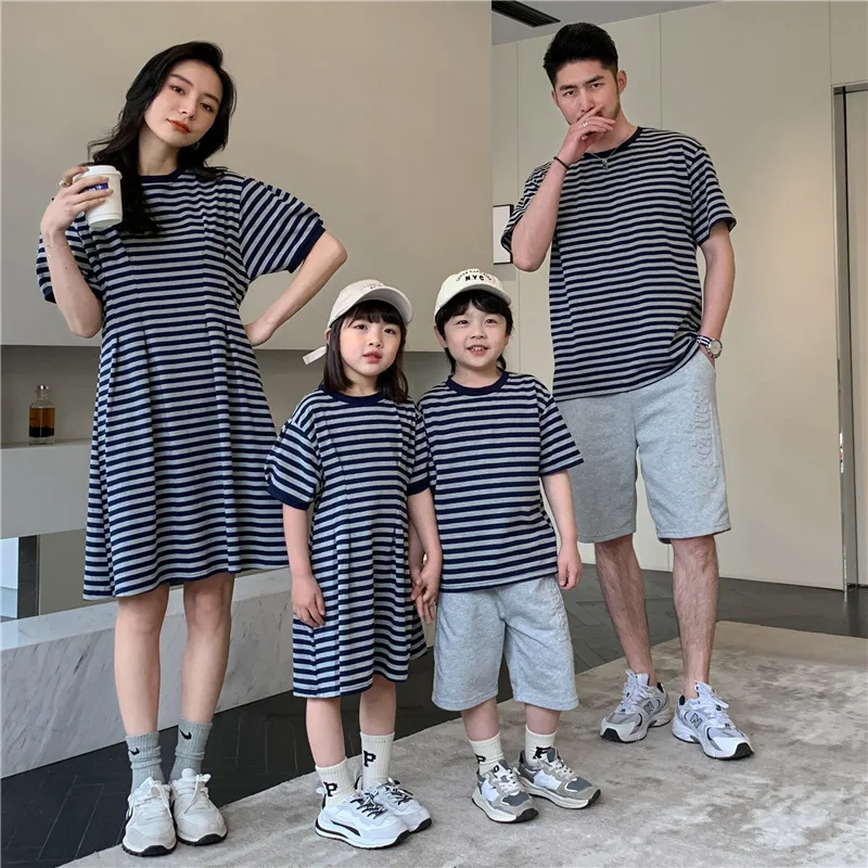 2023 Korean Stylish Family Matching Outfits Parents and ChildrenNew in Coordinated Outerwear Look Infant Striped Printed Clothes