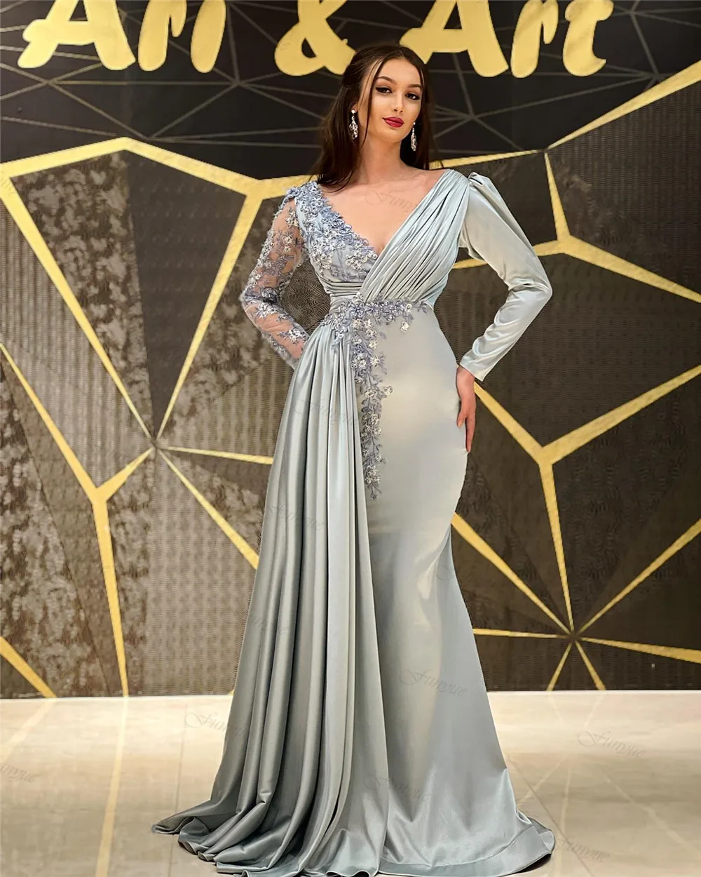

V-Neck Prom Gowns Long Sleeves Occasion Dresses A-Line Party Vestidos Women Elegant Appliques Satin Pleated Evening Dress
