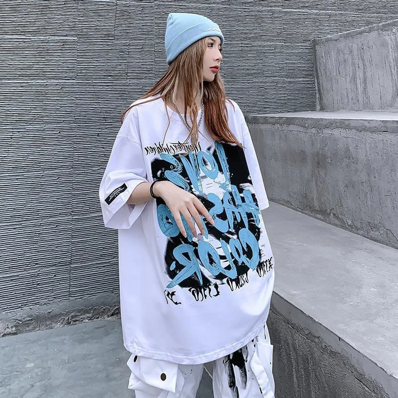 

Женская футболка с коротким рукавом и принтом, свободного покроя