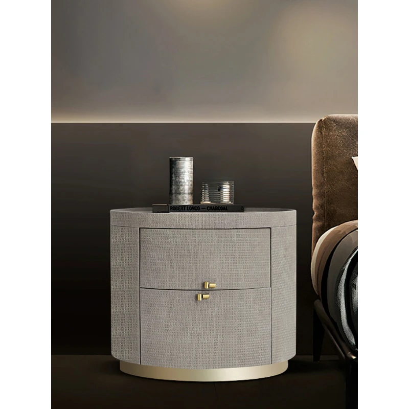 Легкая роскошная прикроватная тумбочка овальная дизайнерская Fendi простая для