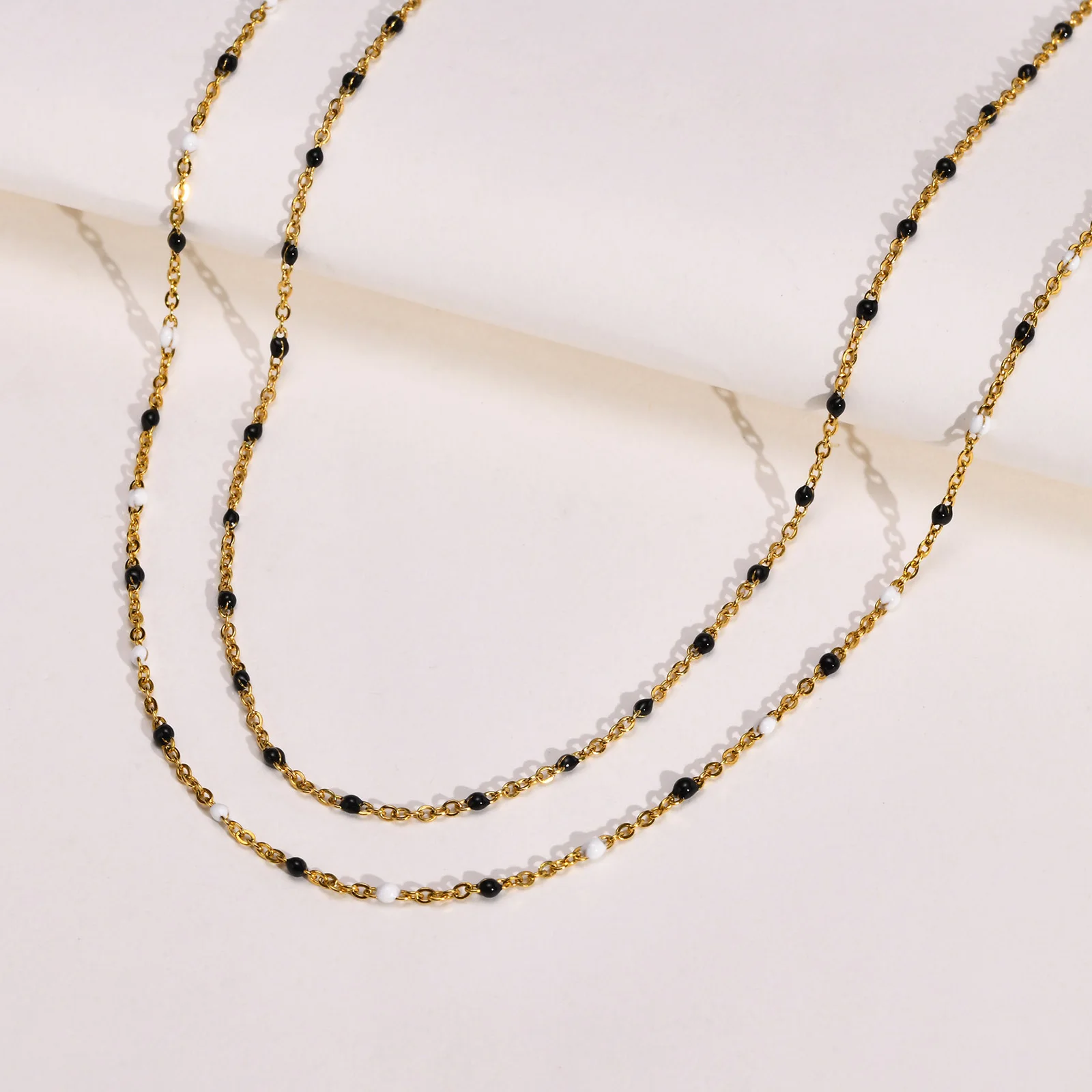 

2023 Fashion Epoxy Black White Millet Bead Necklaces, Stainless Steel Epoxy Necklace Jewelry Accessory For Women Mom Girls