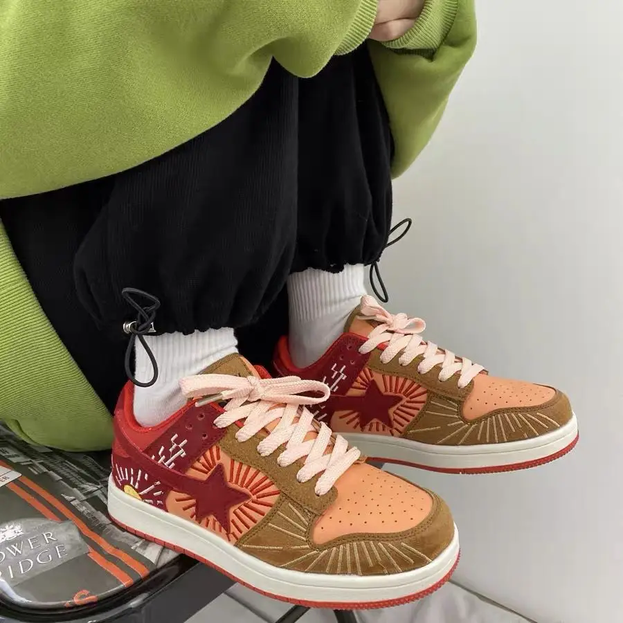 

Цветная контрастная красная нишевая цветная ins шикарная уличная фотография для влюбленных из Китая повседневная спортивная обувь для Скей...
