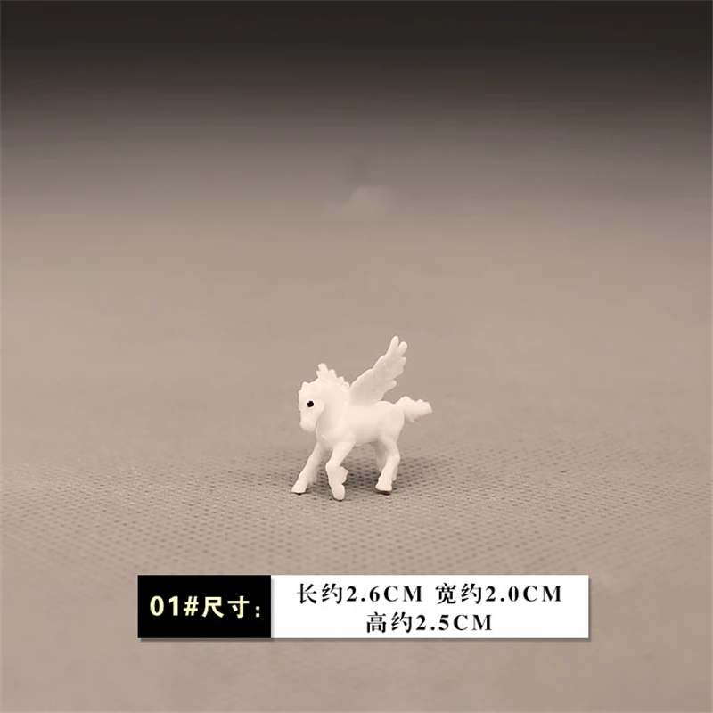 

Миниатюра единорога из пластика