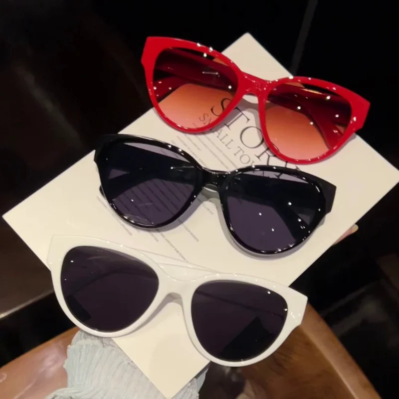 

New Fashion Heart Decorative Sunglasses Vintage Cat Eye Women's Sun Glasses Retro Men Brand Designer Shades UV400 Gafas De Sol