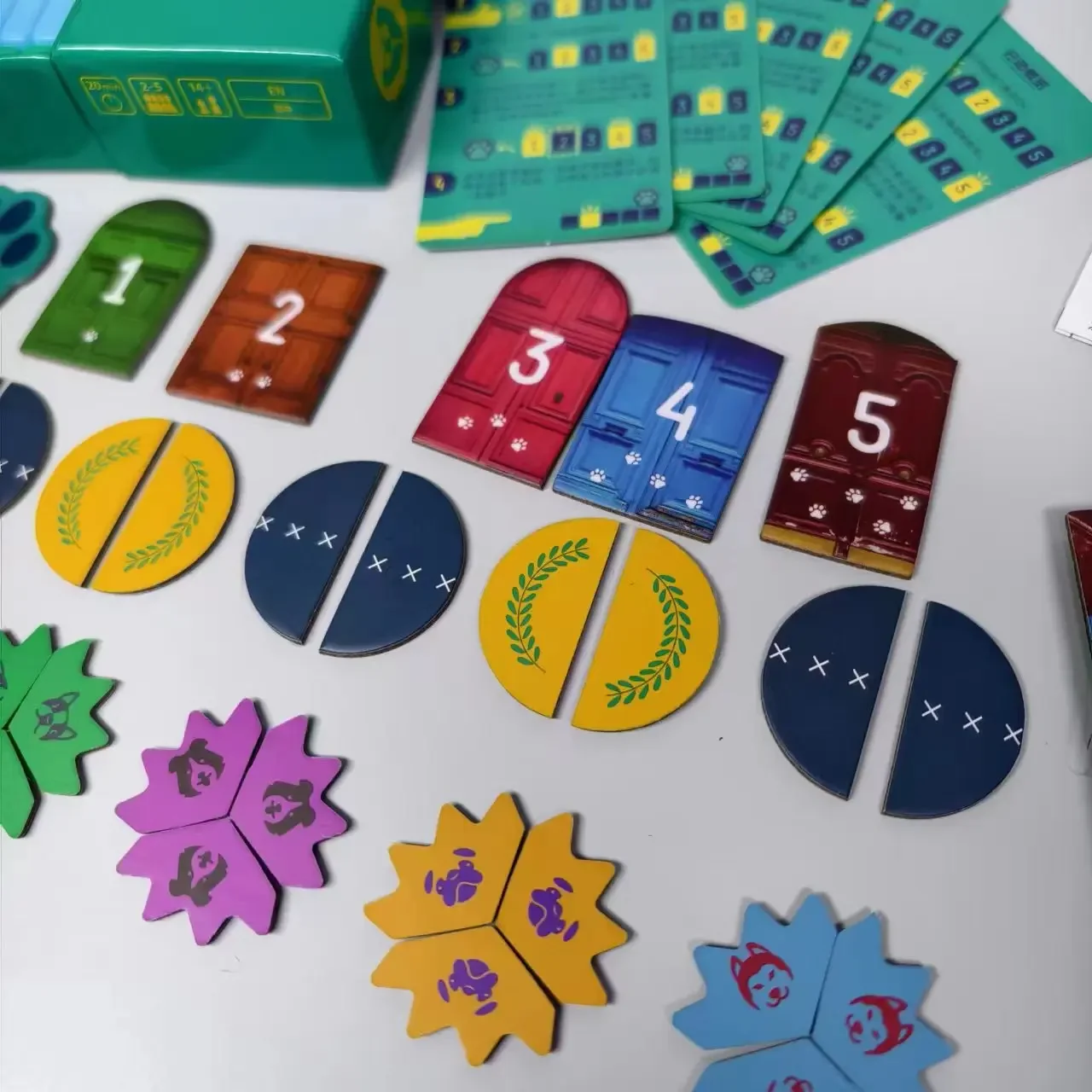 Собирайте и играйте с играми картами dokoчен Oink для веселой игры в ночь