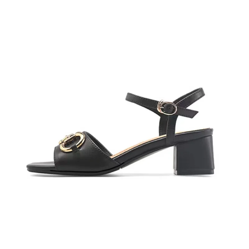 ΠΠ΅Π½ΡΠΊΠΈΠ΅ ΠΊΠΎΠΆΠ°Π½ΡΠ΅ ΡΡΡΠ»ΠΈ Π½Π° ΡΠΎΠ»ΡΡΠΎΠΌ ΠΊΠ°Π±Π»ΡΠΊΠ΅, Ρ ΠΊΠ²Π°Π΄ΡΠ°ΡΠ½ΡΠΌ Π½ΠΎΡΠΊΠΎΠΌ ΠΠ΅Π½ΡΠΊΠΈΠ΅ ΠΊΠΎΠΆΠ°Π½ΡΠ΅ ΡΡΡΠ»ΠΈ Π½Π° ΡΠΎΠ»ΡΡΠΎΠΌ ΠΊΠ°Π±Π»ΡΠΊΠ΅, Ρ ΠΊΠ²Π°Π΄ΡΠ°ΡΠ½ΡΠΌ Π½ΠΎΡΠΊΠΎΠΌ