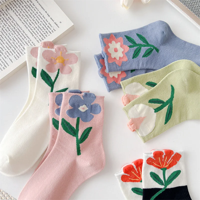 

Dreamlikelin Korean Style Women Socks Cartoon Flower Embroidered Tulips Candy Color Mid Tube Socks Breathable Casual Short Socks