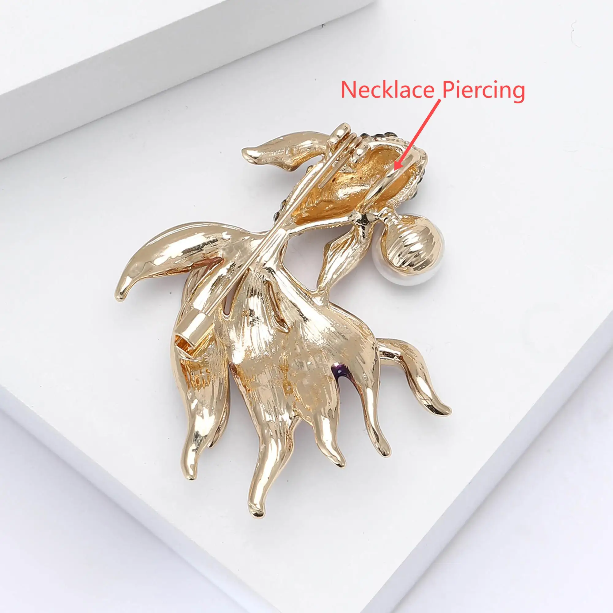 Броши со стразами и золотой рыбкой для женщин унисекс жемчуг водное существо