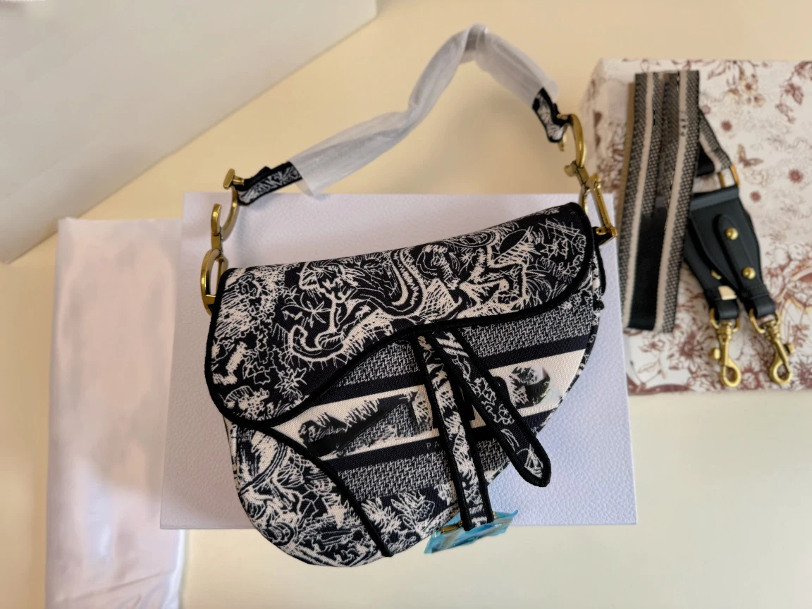 

Женская сумка-седло с леопардовым принтом, на одно плечо