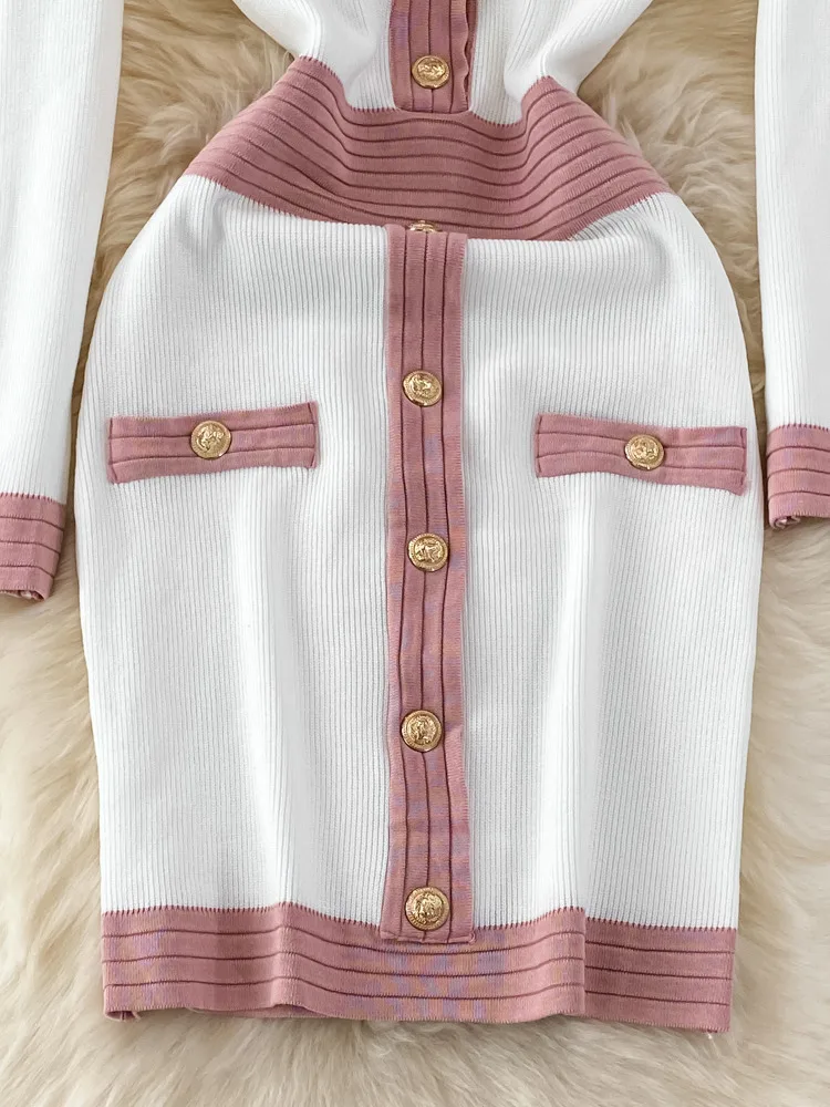 Женское трикотажное платье-свитер с V-образным вырезом и длинным рукавом