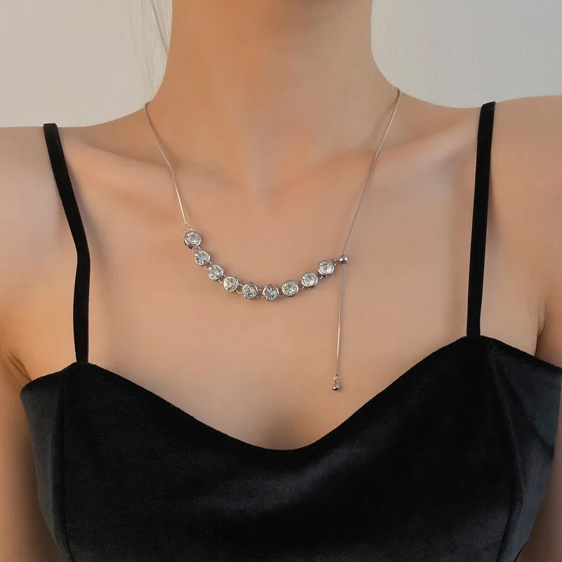 

Light Luxury Sparkling Diamond Necklace Women, High-end Accessories Simple Pull-off Collarbone Chain