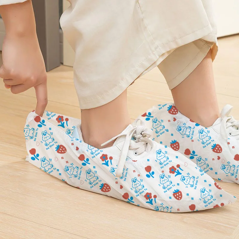 

50 PCS Cartoon Printing Nonwoven Disposable Shoe Covers Cleaning Overshoes Outdoor Rainy Day Carpet Cleaning Shoe Cover