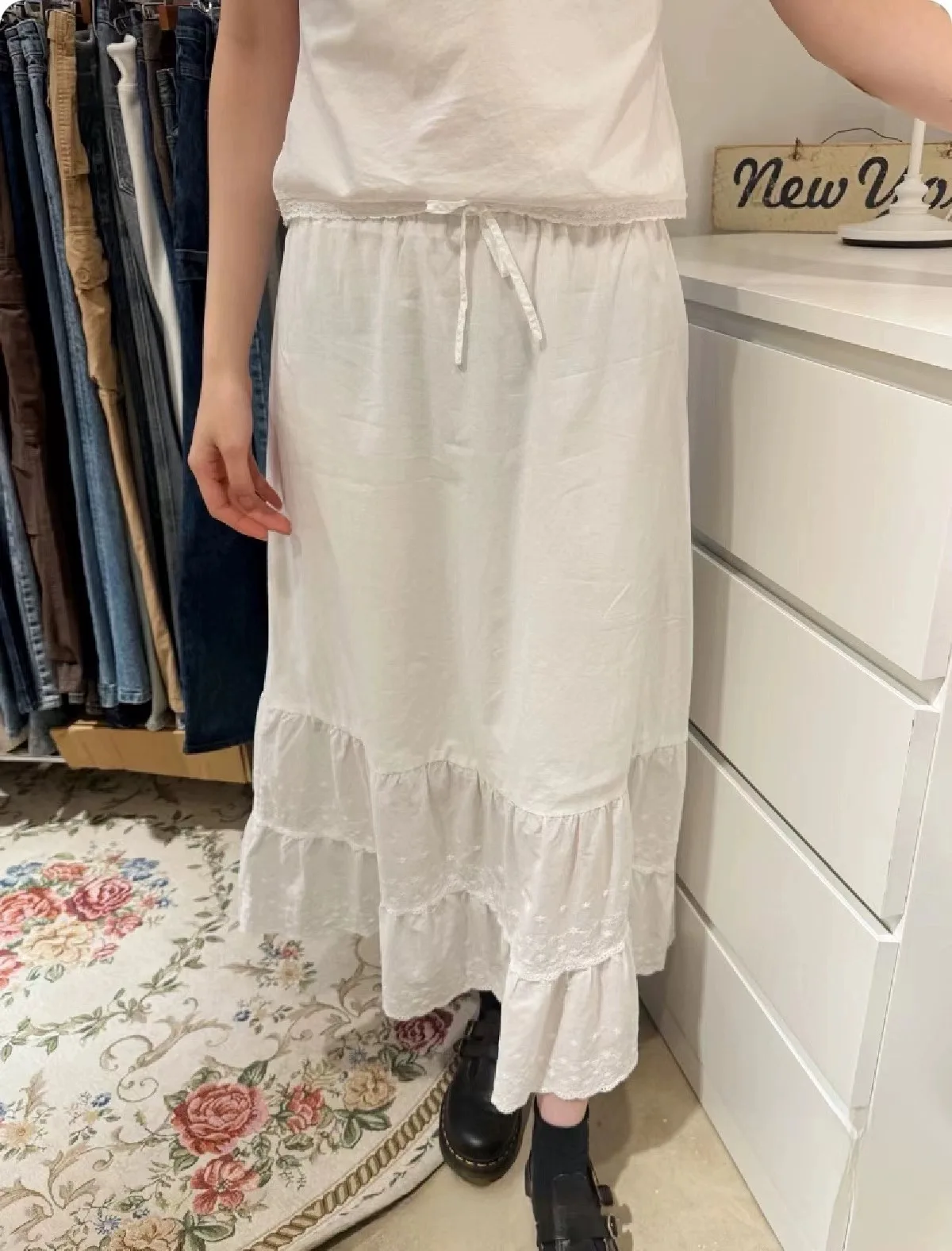 Милая женская юбка белая кружевная струящаяся длинная из чистого хлопка новинка