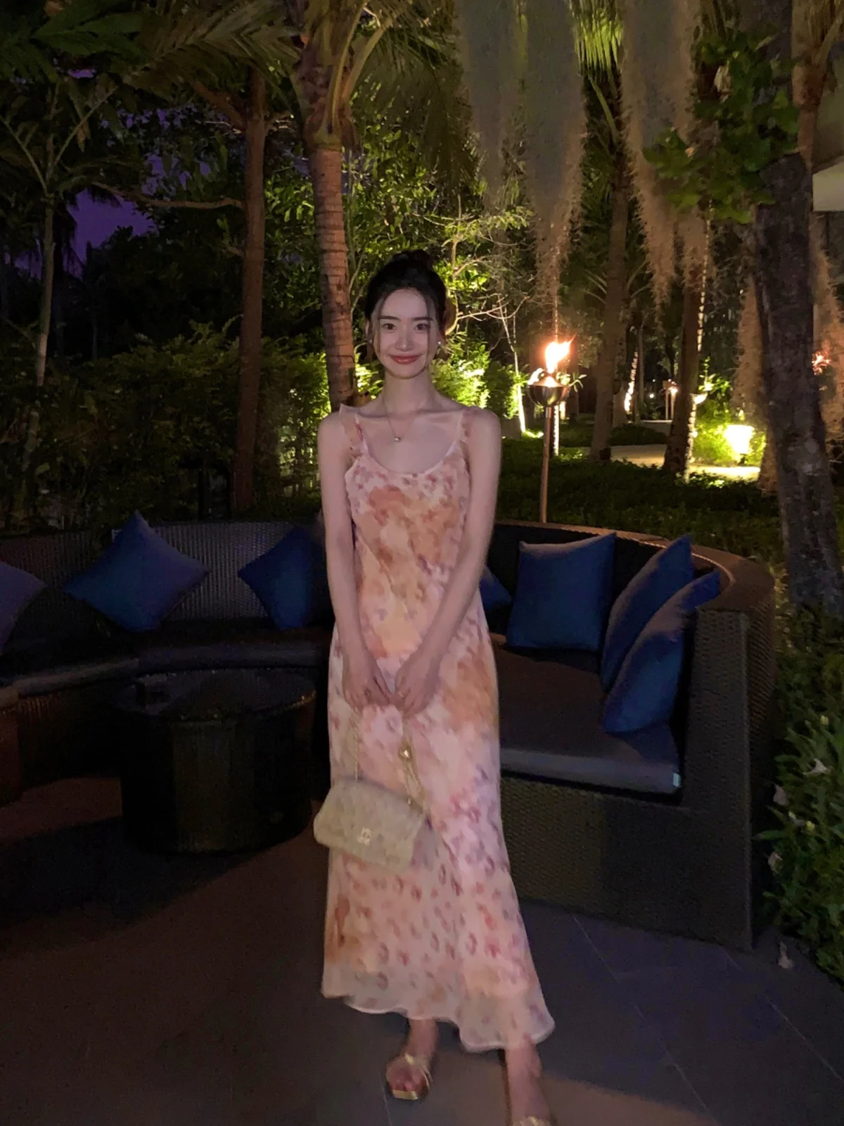 Pusumede французское платье на бретельках с цветочным принтом женское лето 2023