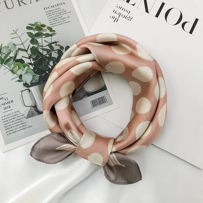 

2022 Fashion Plaid Square Scarves Women's Folar Classic Geometric Totem Scarves 70*70m Square Scarves Hair Tie Printed SCARF