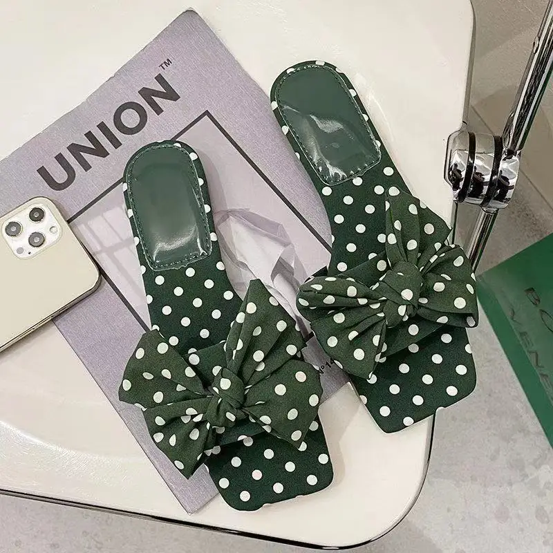 

2022 Summer Fashion Women Metal Chain Flats Slides Female Green Sandals Slippers Lady Luxury Design Beach Leisure Outdoor Shoess
