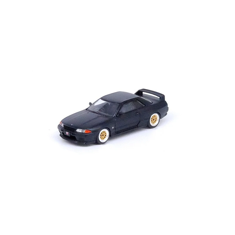 Модель автомобиля в масштабе 1:64 из сплава