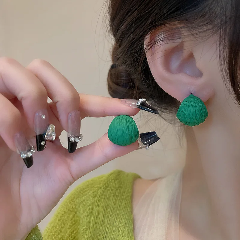 

S925 Silver Needle Irregular Circle Earrings Simple Sen Cool Style Earrings Mesh Earrings Classic hot sale Earrings Luxurious