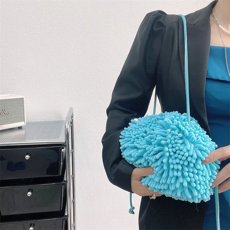 Рисунок 4 - Дизайнерская плюшевая сумка в форме облака