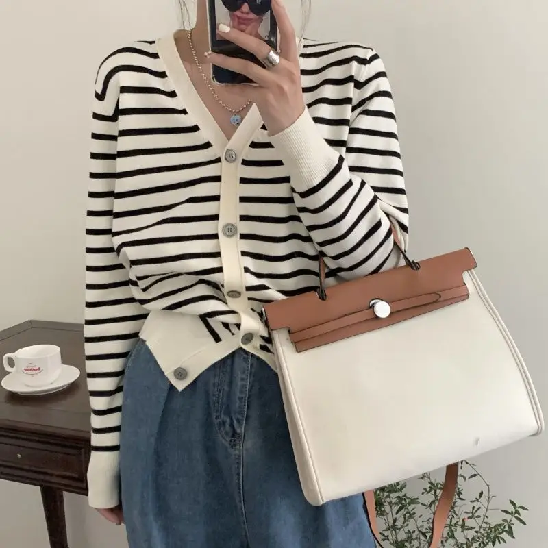 

Spring Gentle Style Black and White Striped Knit Top for Women V-neck Retro Long Sleeved Cardigan Sweater with Outerwear