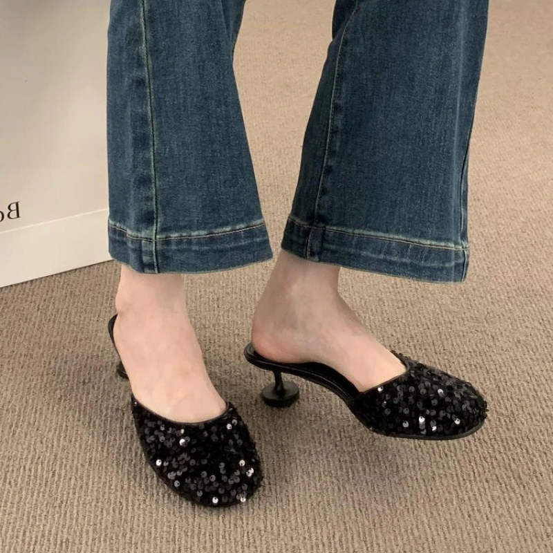 

Модель 2023 года, женская обувь, модные тапочки с лепестками и круглым носком на тонком высоком каблуке, обувь для женщин