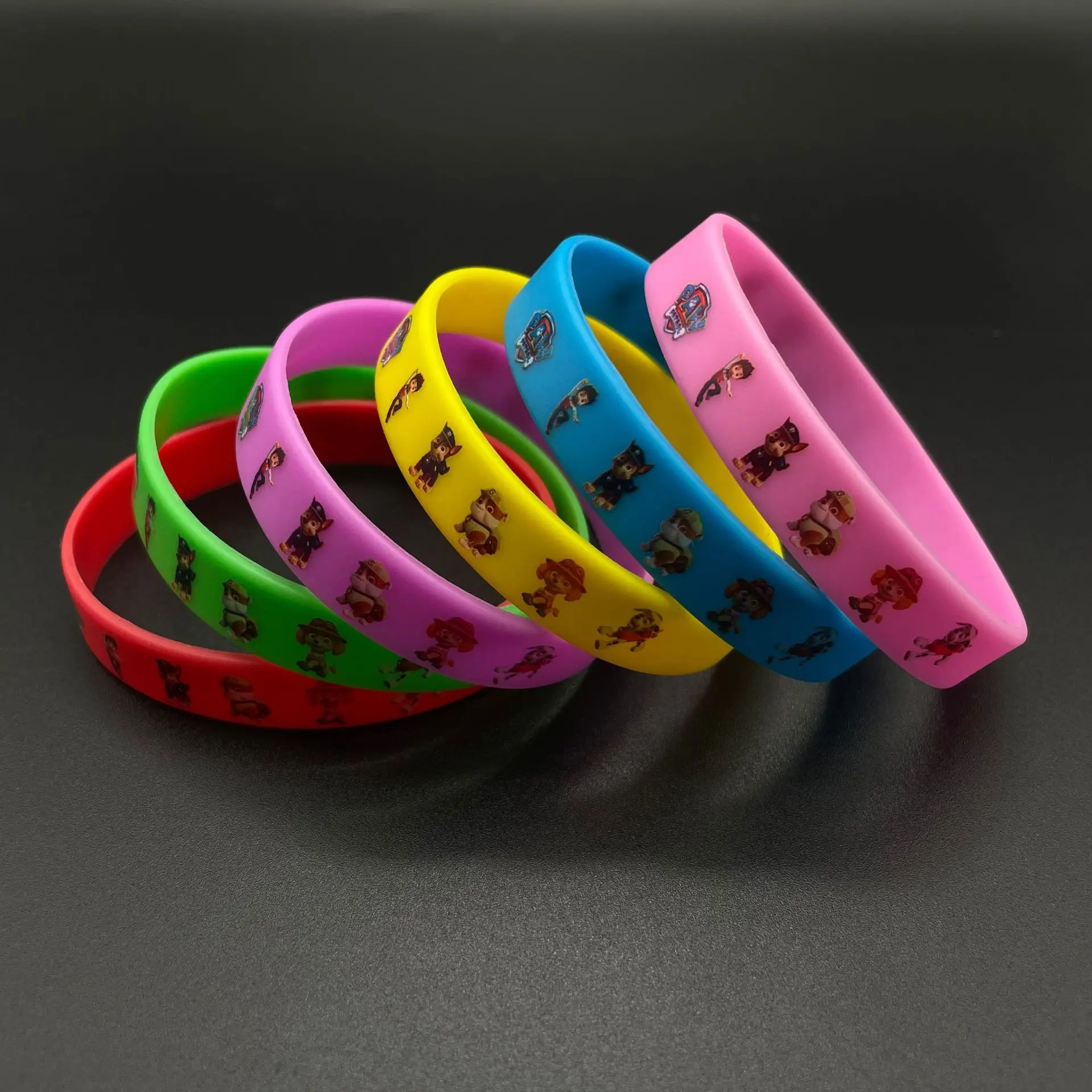 

Paw patrol cartoon toy surrounding silicone bracelet color printing luminous sports rubber bracelet children's birthday gift