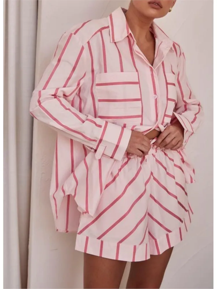 Модный простой комплект из двух предметов в полоску с принтом женские