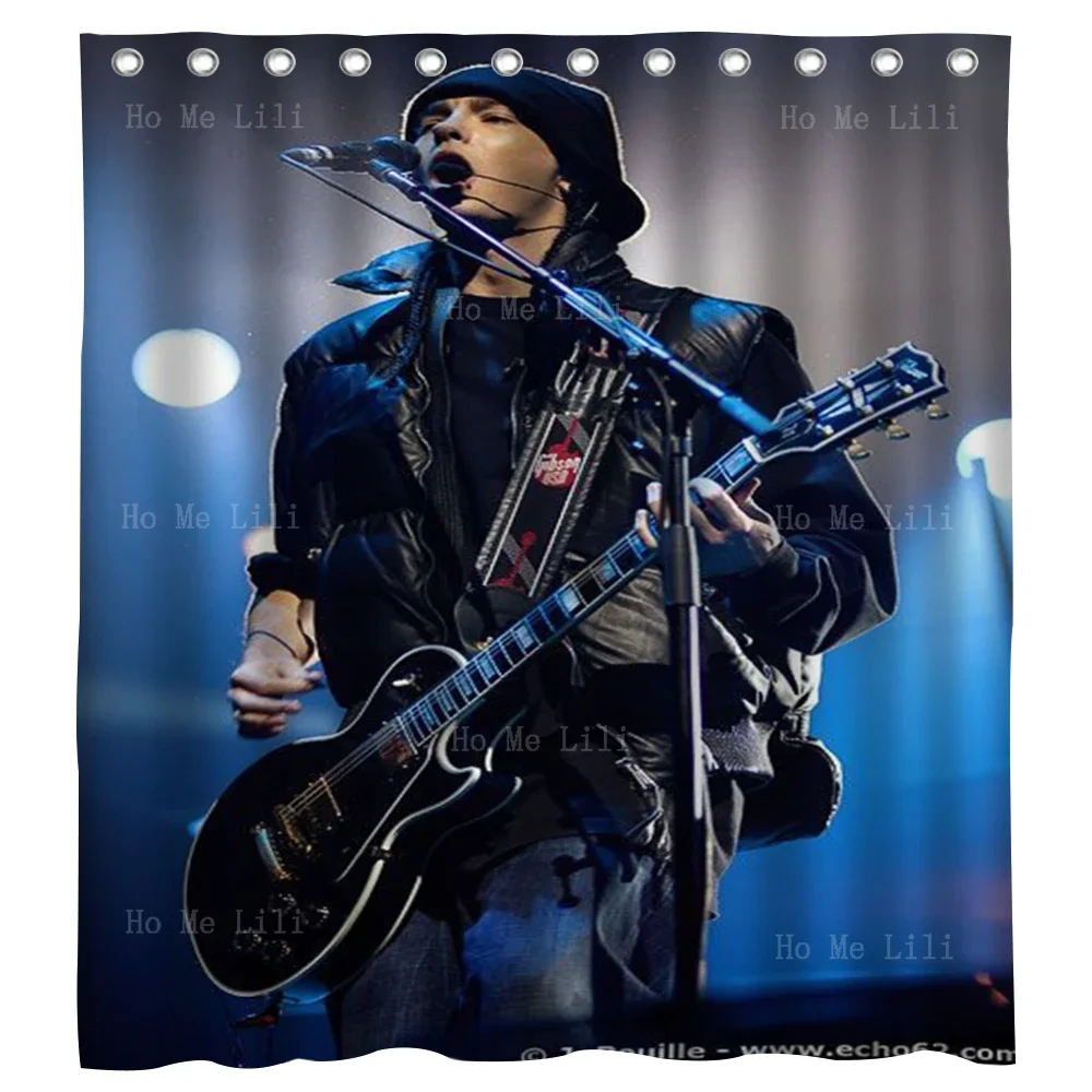 Музыкальный гитарист немецкого рок-группы Токио отель душевая занавеска для