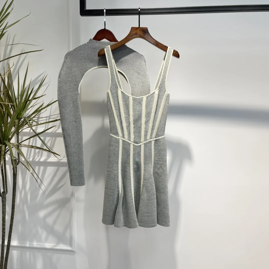 

Original 2022 New Women Fashion High Street Solid Gray Long Raglan Sleeve Two Piece Knitwear Dress