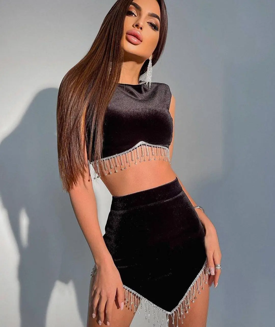 

Anibol Роскошная Стразы юбка Кристалл бриллиант кисточки CropTop Сексуальный Тонкий пакет бедра костюм из двух частей 2022 Ins Лидер продаж