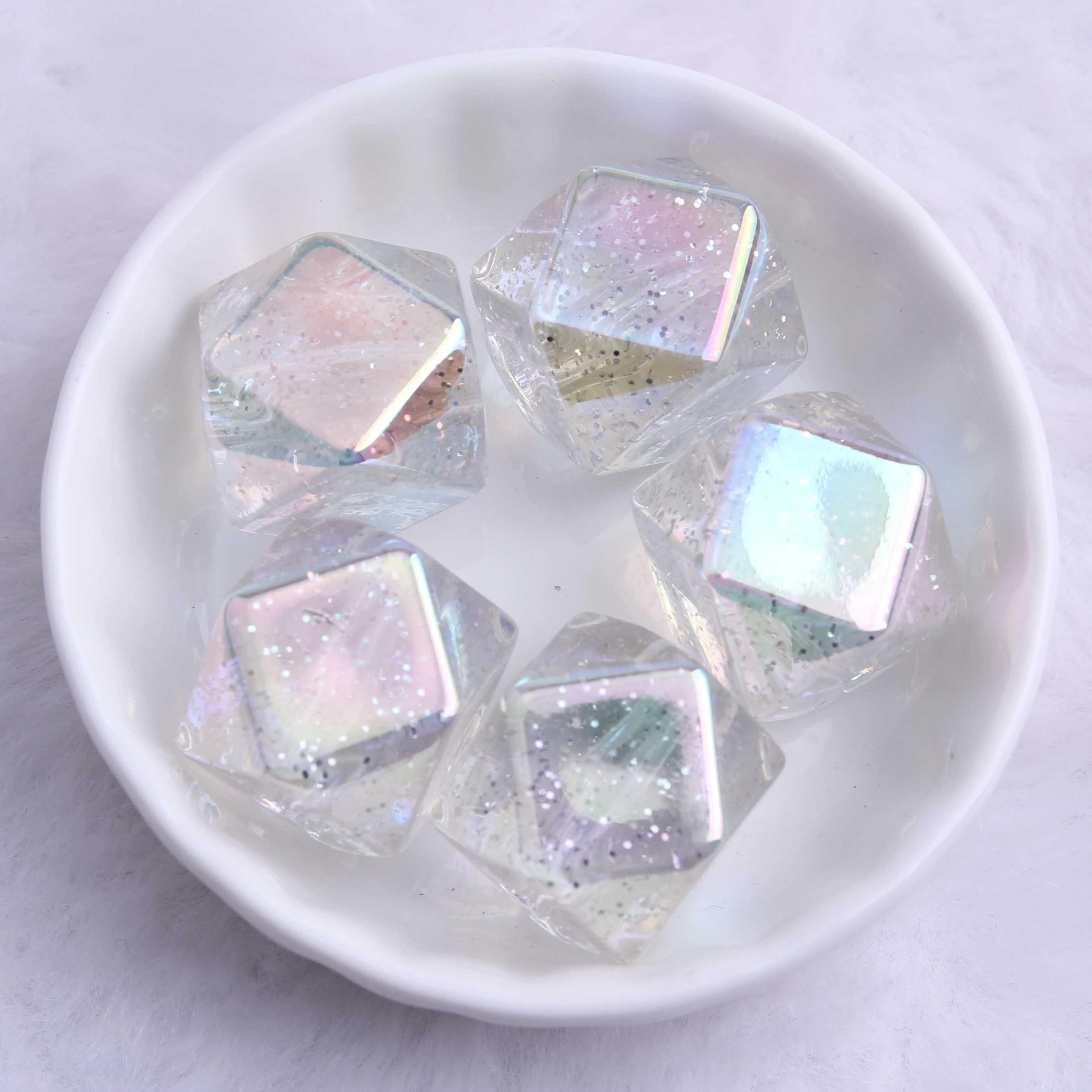 Оптовая продажа дешевые акриловые блестящие бусины OYKZA для детского ожерелья