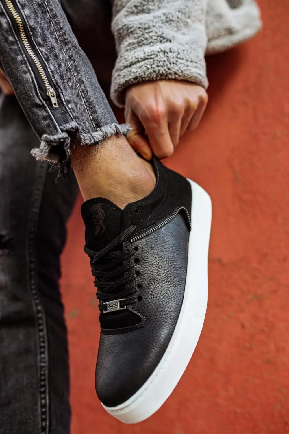 

Knack Daily Shoes 099 Black (White Bottom)