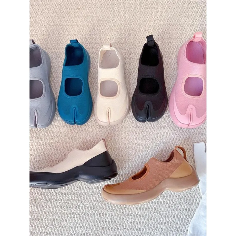 Розовые черные коричневые серые синие туфли таби с разделенным носком весна/лето