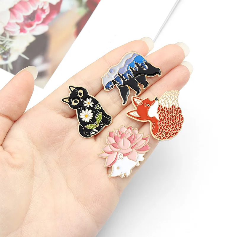 

Fashion Cartoon Fox Polar Bear Hedgehog Brooch Pins Forest Garden Enamel Pin Custom Fox Cat Bear Hedgehog Brooches All Seasons