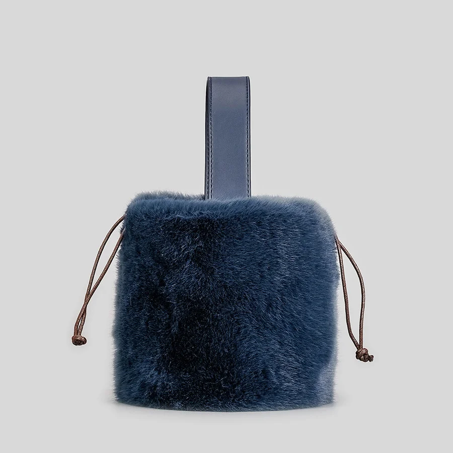 

Модные плюшевые сумки-мешки Pluffy, дизайнерские женские сумки Hanbags, роскошная сумка через плечо из искусственного меха, повседневные теплые зимние кошельки 2023