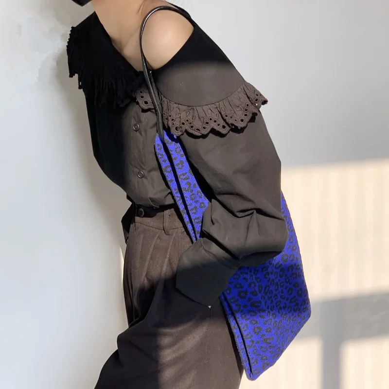 

Зимняя сумка в литературном стиле с леопардовым рисунком, женская сумка, Женская шерстяная сумка, мягкий теплый тоут, кошелек для леди, сумк...